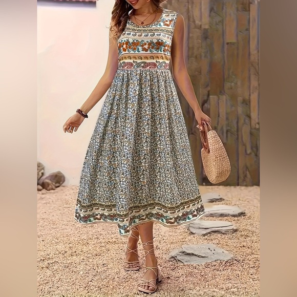 Plus Size Floral Print Sleeveless Midi Dress - Picture 1 of 4